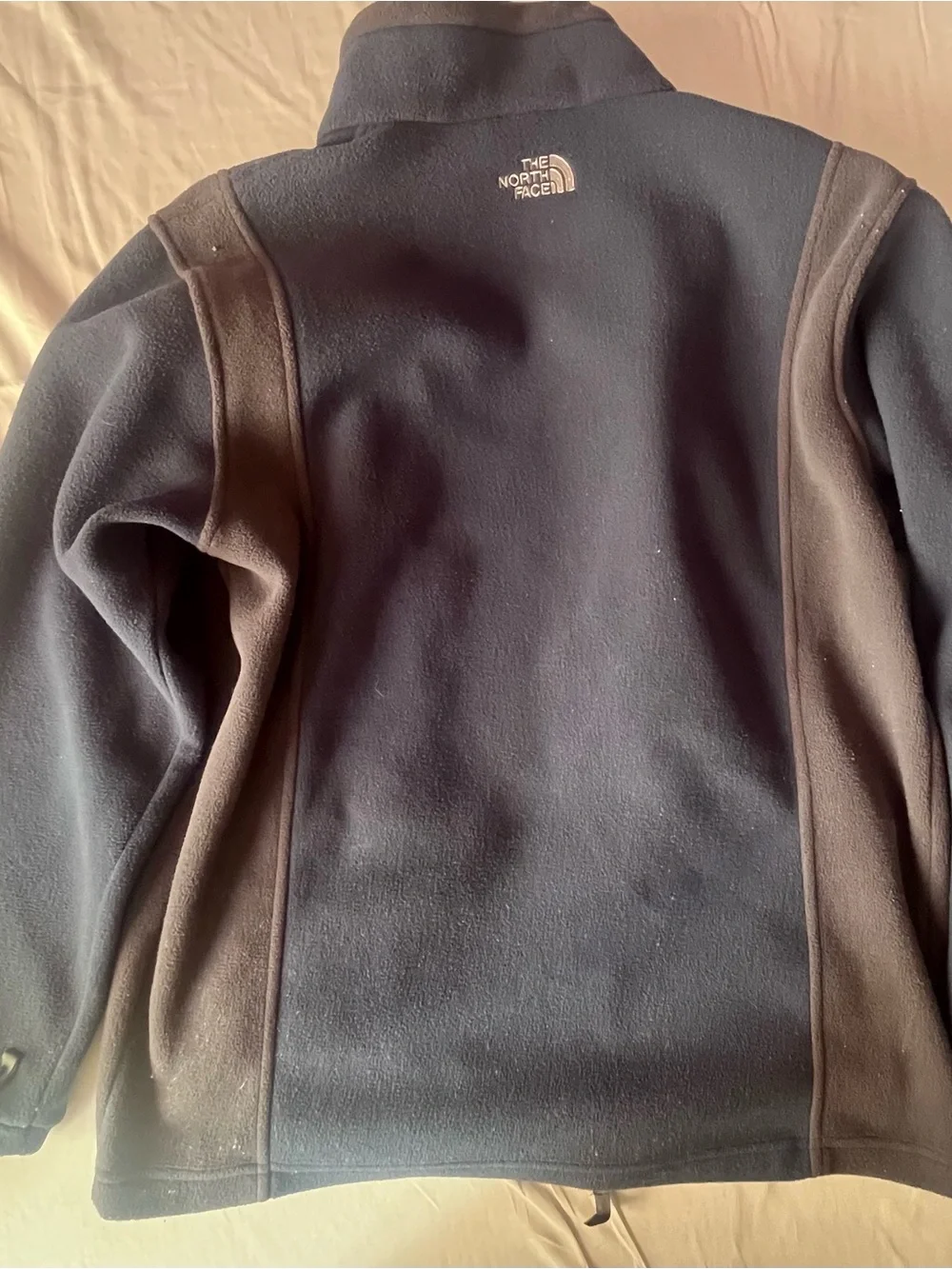 The North Face Men’s Black and Dark Gray Lightweight Fleece Jacket